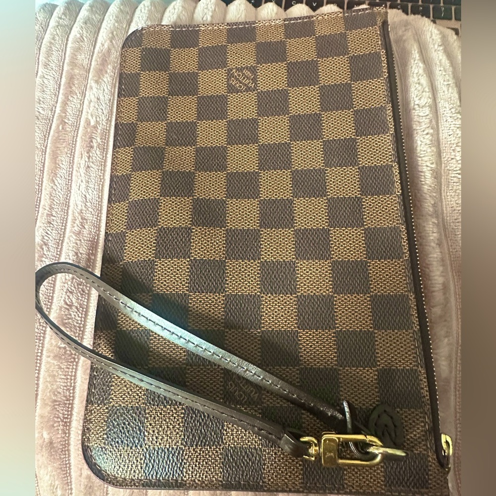 Louis Vuitton Pochette